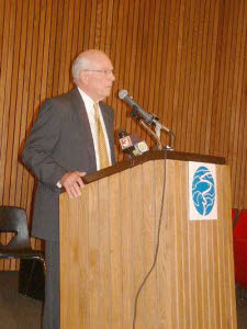 Aquarium president Charlie Arant