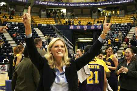 Photo Gallery: Kellie Harper's Western Carolina Lady Catamounts -  Chattanoogan.com