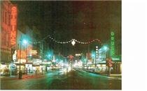 Downtown once had Christmas lights draped over Market Street, and in store windows.  The EPB and Blue Cross Blue Shield have continued the Christmas tradition.  Click to enlarge.