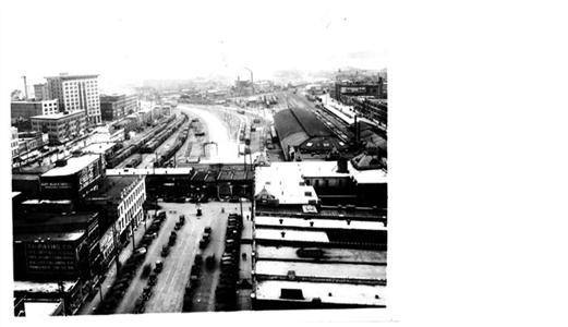 Photograph from 1920 showing that railroads kept Broad and Whiteside streets from being connected.