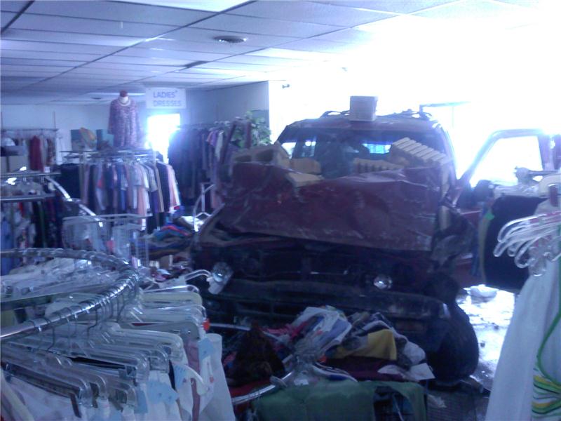 Car Plows Into Business On Rossville Boulevard After Hitting 2 Other