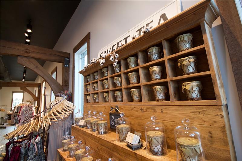 Cambridge Square's 1st Boutique Retailer Officially Opens