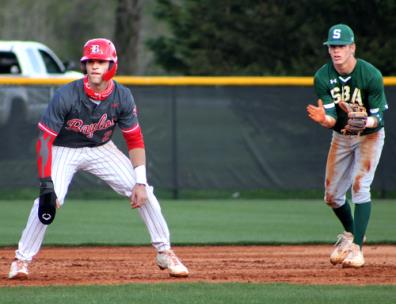 Baylor’s Henry Godbout waits for the pitch off second base.