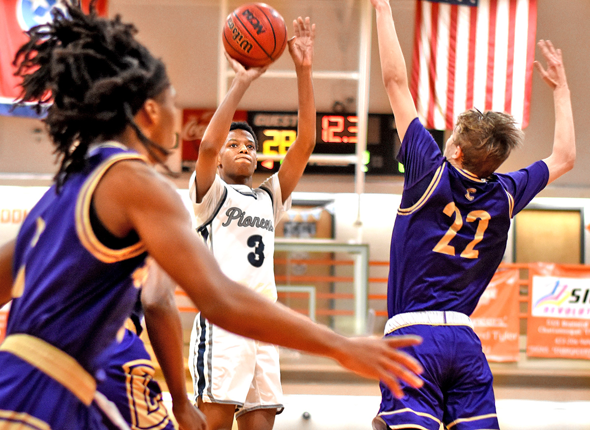 PHOTOS East Ridge Basketball Hosts Central