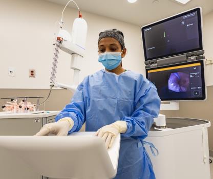 Sumedha Sonde, MD, demonstrating the Ion bronchoscopy system
