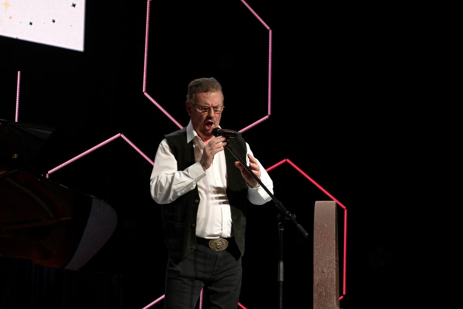 Jeffrey Wells, 72, took home both first place and the People’s Choice Award at the 6th Annual Morning Pointe Seniors Got Talent, helping raise nearly $40,000 to support scholarships and caregiver education for the Morning Pointe Foundation.