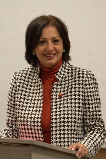 Dr. Suzanne Holt