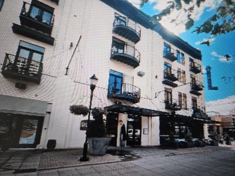 Members Fuming As Mountain City Club Bleeds Money, Buys Yacht