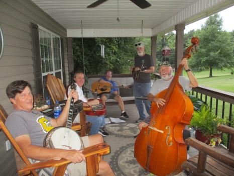 WoodSongs Concert Saturday Features Spatial Effects And Ashly Dilbeck