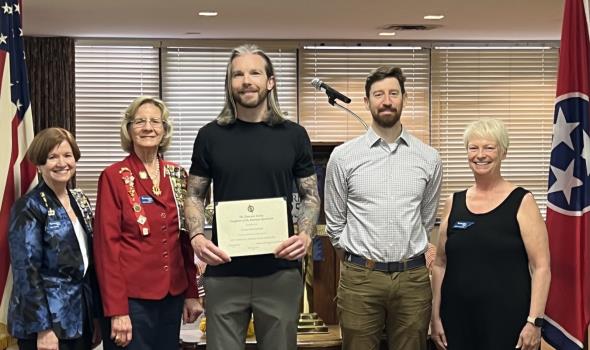 Tennessee Society DAR Awards Wimberley Military Service Scholarship To Local Army Veteran